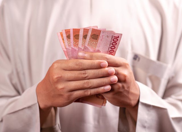 Perbedaan UMR, UMK, dan UMP: Pekerja Wajib Tahu Agar G4ji Sesuai & Cara Menghitungnya
