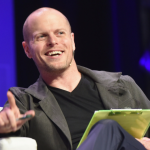 Kerja Keras Itu "Malas"? Cara Gila Tim Ferriss Pensiun Tiap Bulan Tanpa Menunggu Tua