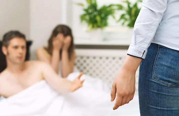 Masih Ngerasa Aman? Ini Tanda Pasangan Diam-Diam Punya Cadangan Tanpa Ketahuan